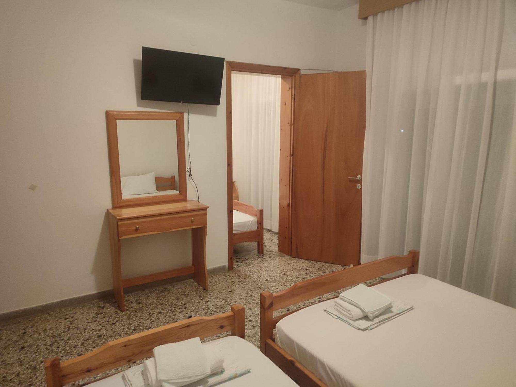 Michalos Apartments Paralía Skotínis Eksteriør billede