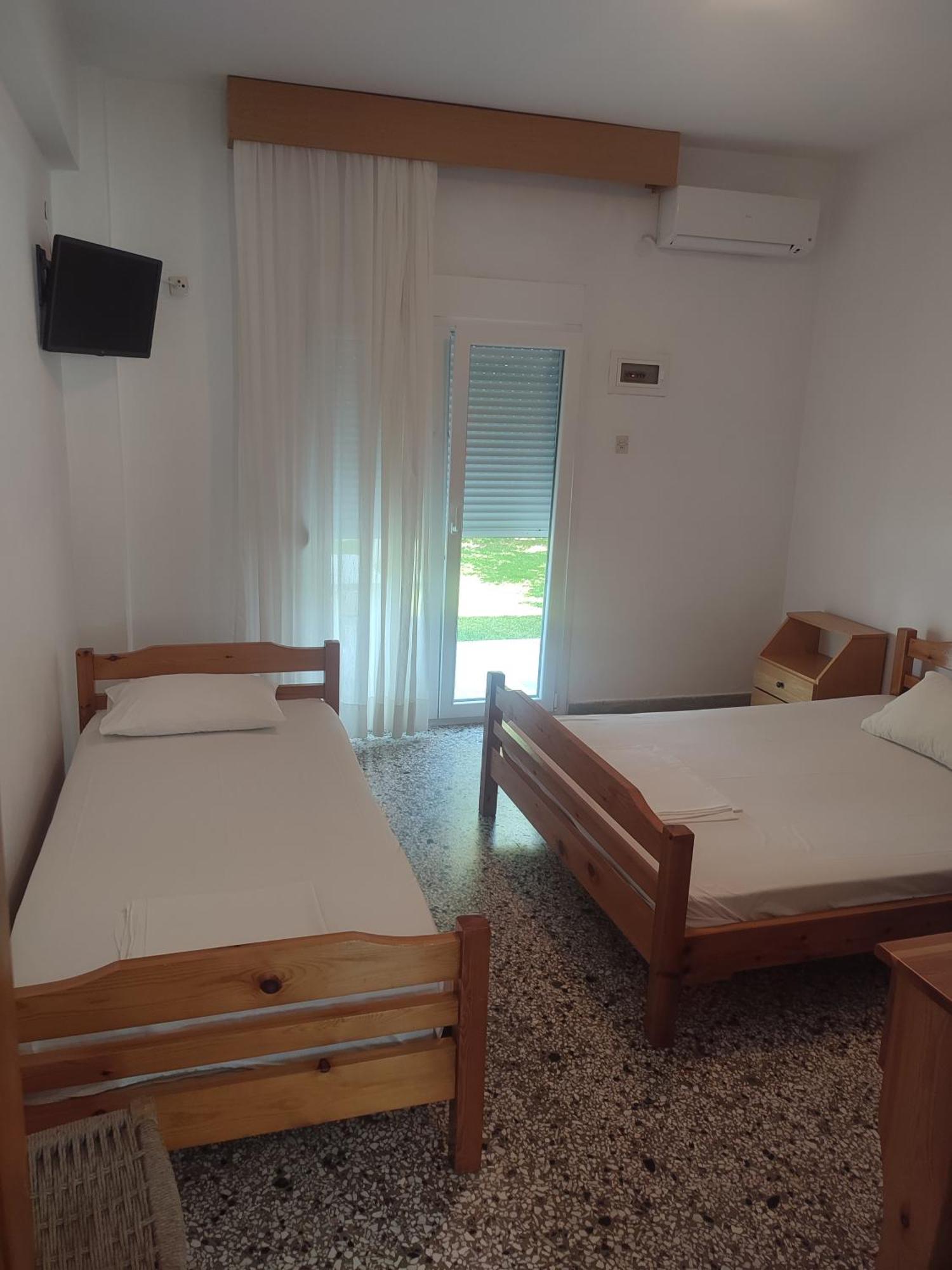Michalos Apartments Paralía Skotínis Eksteriør billede