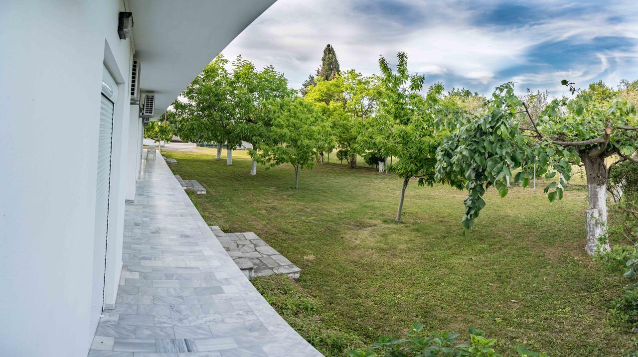 Michalos Apartments Paralía Skotínis Eksteriør billede